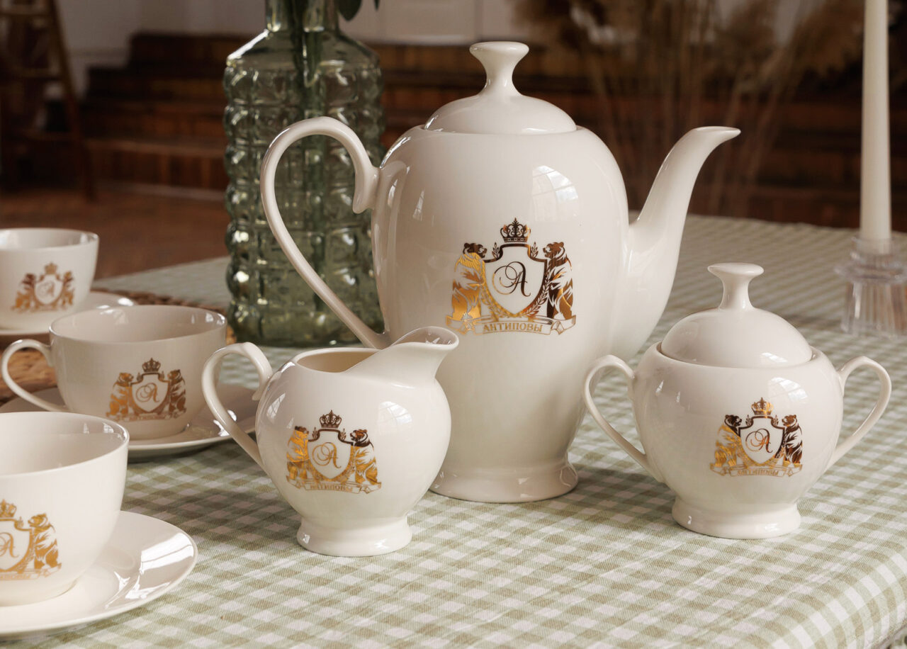 Набор «Гранд» на 6 персон с золотым нанесением